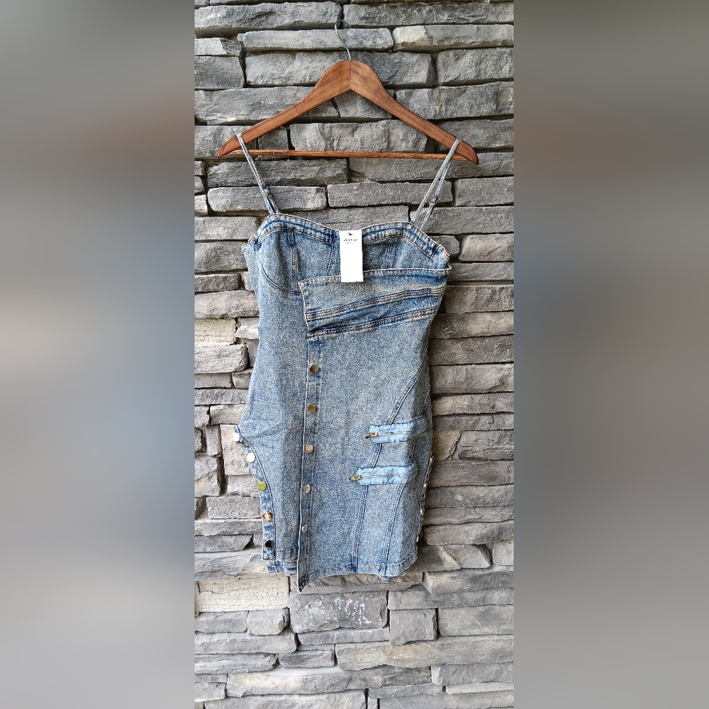 Denim Button-Up DRESS - Picture 4 of 5
